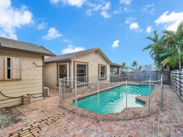 15512 SW 142nd Ct, Miami FL 33177