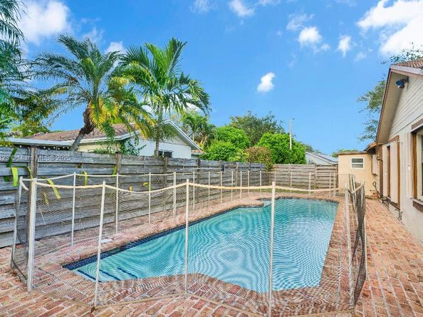 15512 SW 142nd Ct, Miami FL 33177