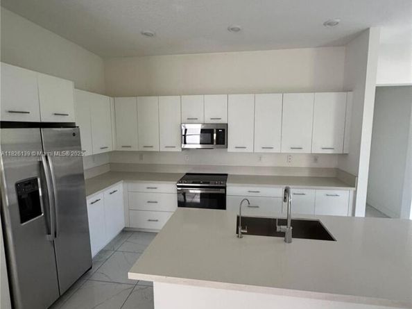 Undisclosed Address #A11826139, Miramar FL 33029