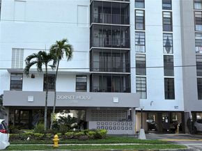 2500 NE 135th St C502, North Miami FL 33181