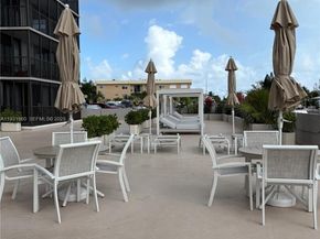 2500 NE 135th St C502, North Miami FL 33181