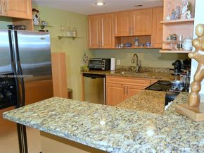 2500 NE 135th St C502, North Miami FL 33181