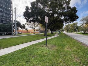 2500 NE 135th St C502, North Miami FL 33181