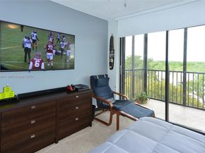 2500 NE 135th St C502, North Miami FL 33181