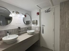 2500 NE 135th St C502, North Miami FL 33181