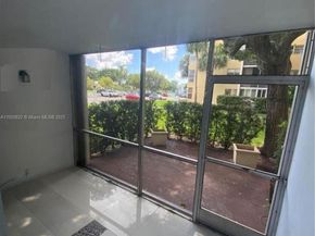 922 NE 199th St 1D, Miami FL 33179