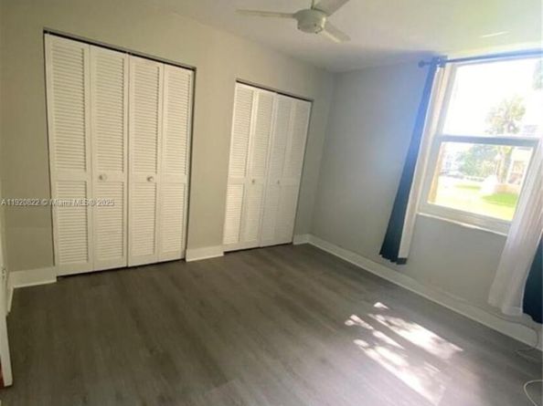 922 NE 199th St 1D, Miami FL 33179