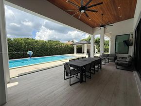 9600 SW 66th St, Miami FL 33173
