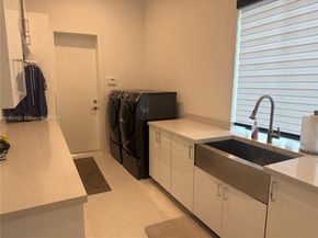 9600 SW 66th St, Miami FL 33173