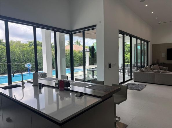 9600 SW 66th St, Miami FL 33173
