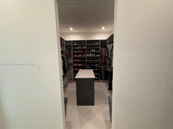 9600 SW 66th St, Miami FL 33173