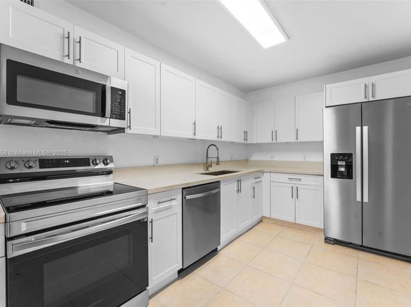 401 69th St 708, Miami Beach FL 33141