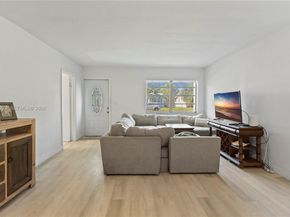 6880 Scott St, Hollywood FL 33024