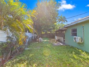 6880 Scott St, Hollywood FL 33024