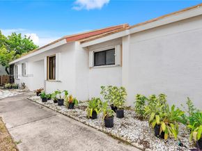 823 E Palm Run Dr, North Lauderdale FL 33068