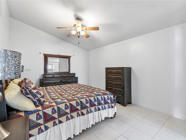 823 E Palm Run Dr, North Lauderdale FL 33068