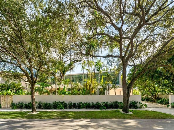 1616 Onaway Dr, Miami FL 33133