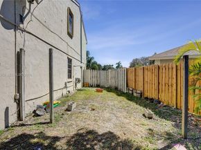 14681 Poplar Hill Ct, Davie FL 33325