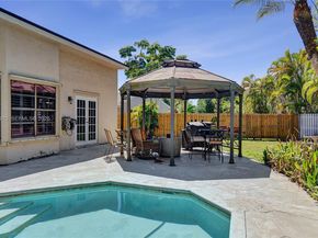 14681 Poplar Hill Ct, Davie FL 33325