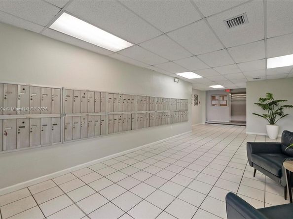 1800 W 54th St 109, Hialeah FL 33012