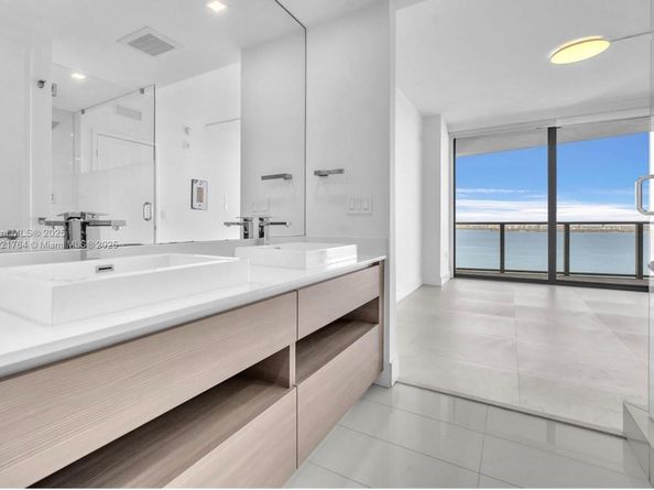 460 NE 28th St 2307, Miami FL 33137