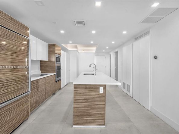 460 NE 28th St 2307, Miami FL 33137