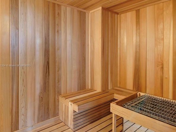 460 NE 28th St 2307, Miami FL 33137