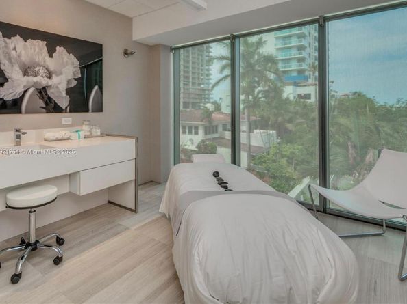 460 NE 28th St 2307, Miami FL 33137