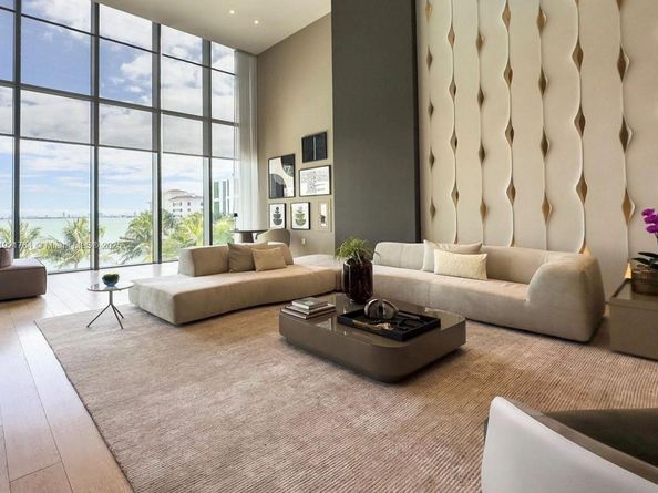 460 NE 28th St 2307, Miami FL 33137