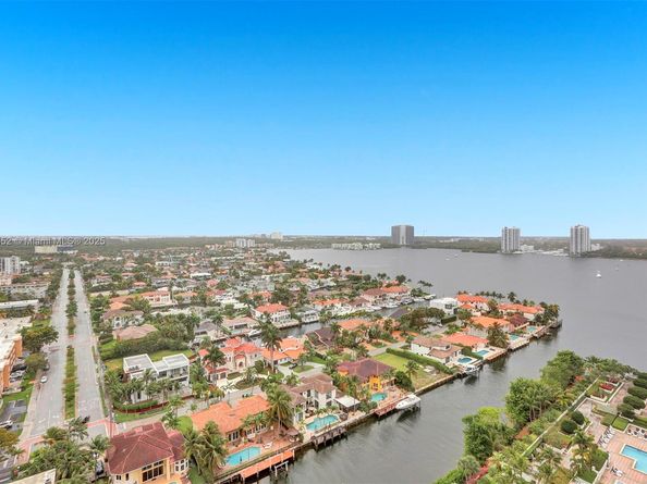 2000 Island Blvd 2207, Aventura FL 33160