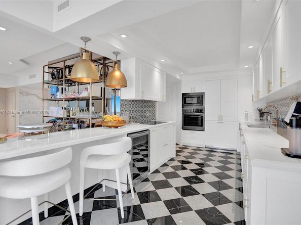 2000 Island Blvd 2207, Aventura FL 33160