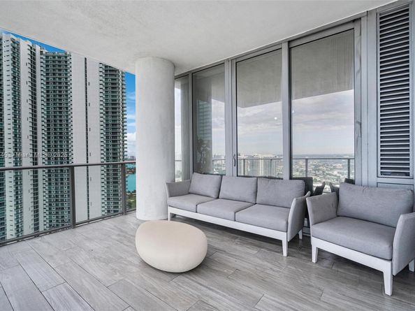 851 NE 1st Ave 3301, Miami FL 33132