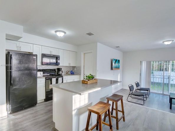 1141 NW 75th St, Miami FL 33150