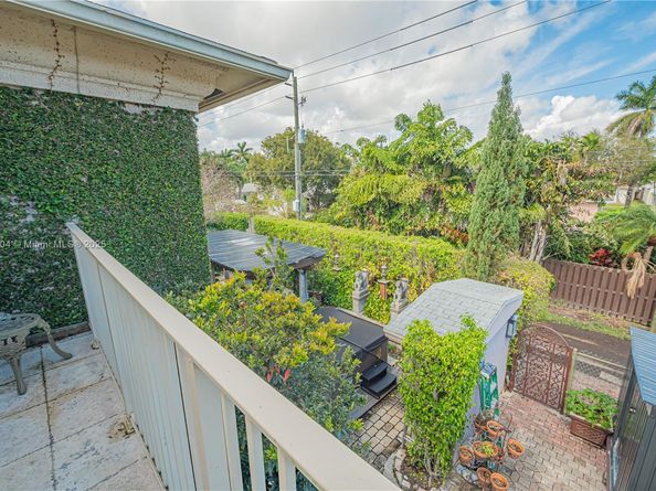 1111 Washington St, Hollywood FL 33019