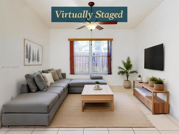2075 SE 15th St, Homestead FL 33035