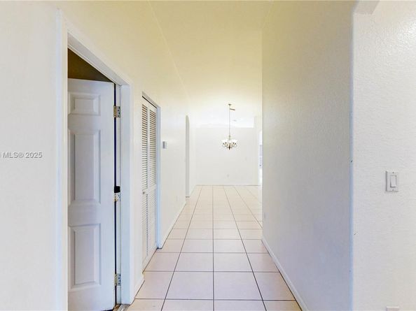 2075 SE 15th St, Homestead FL 33035