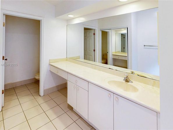 2075 SE 15th St, Homestead FL 33035