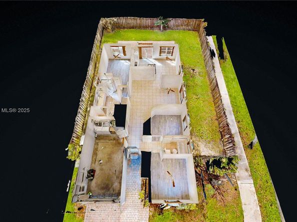 2075 SE 15th St, Homestead FL 33035