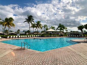 2075 SE 15th St, Homestead FL 33035