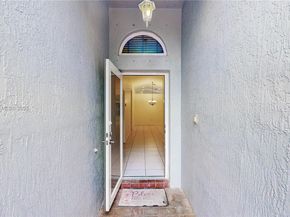 2075 SE 15th St, Homestead FL 33035