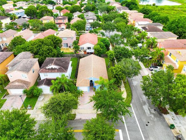 2075 SE 15th St, Homestead FL 33035