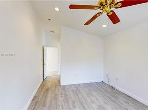2075 SE 15th St, Homestead FL 33035