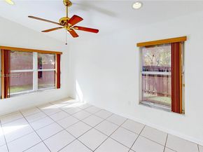 2075 SE 15th St, Homestead FL 33035