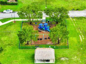 2075 SE 15th St, Homestead FL 33035