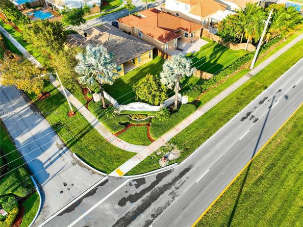 2075 SE 15th St, Homestead FL 33035
