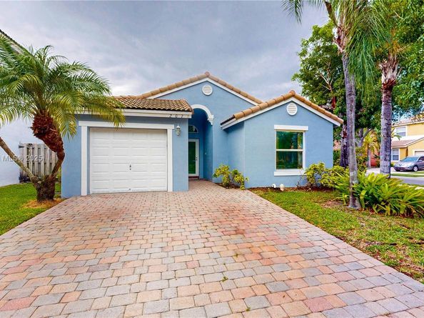 2075 SE 15th St, Homestead FL 33035