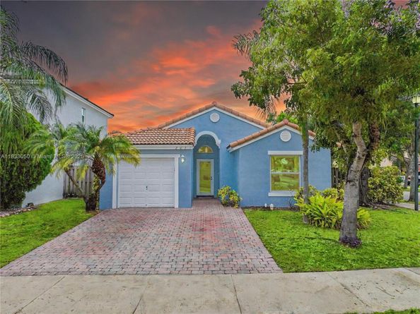 2075 SE 15th St, Homestead FL 33035