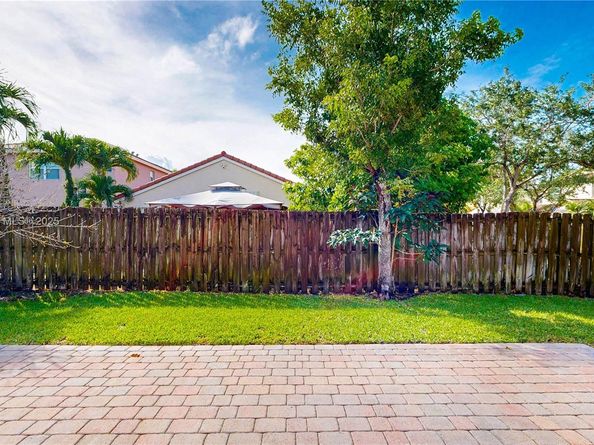 2075 SE 15th St, Homestead FL 33035