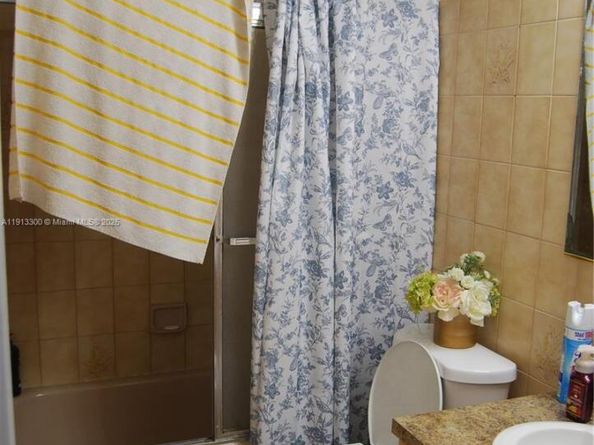 950 SW 13th Ct, Miami FL 33135