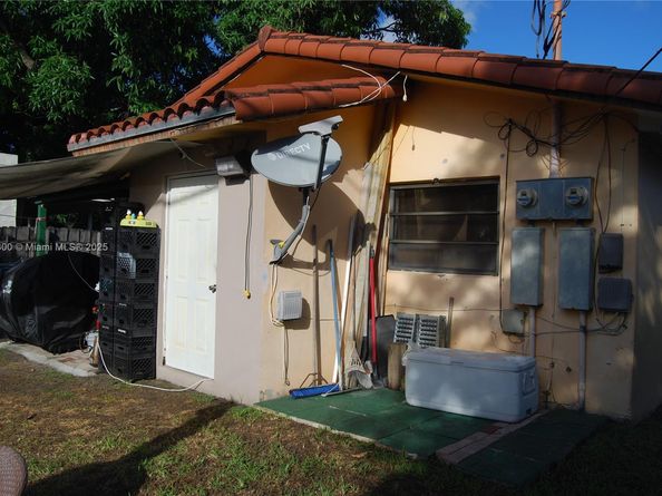 950 SW 13th Ct, Miami FL 33135